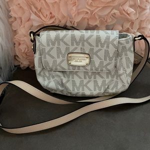 Michael Kors Signature Crossbody